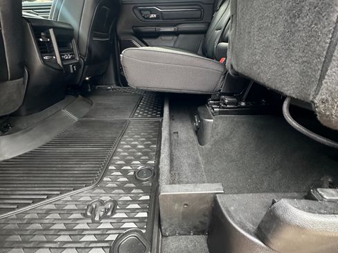 Used 2022 RAM 1500 Limited image 19