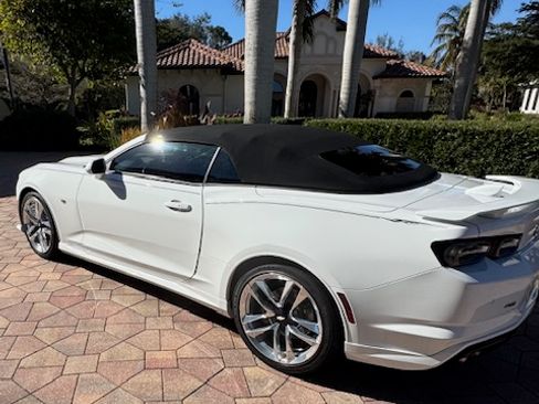 Used 2021 Chevrolet Camaro LT w/ LPO, Ground Effects Package image 6