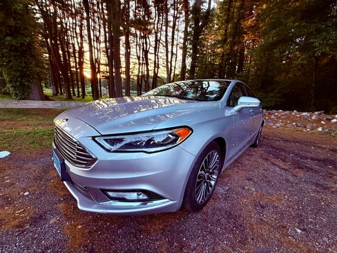 Used 2017 Ford Fusion Titanium image 1