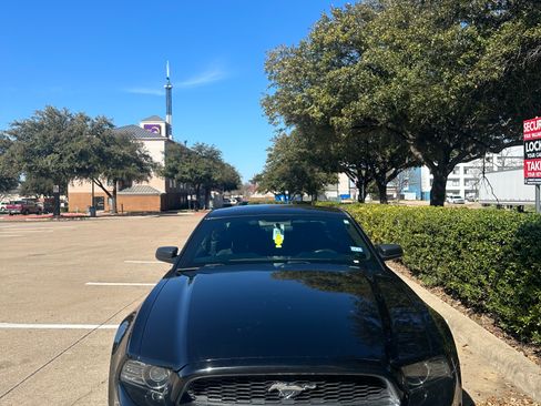 Used 2014 Ford Mustang Coupe image 11