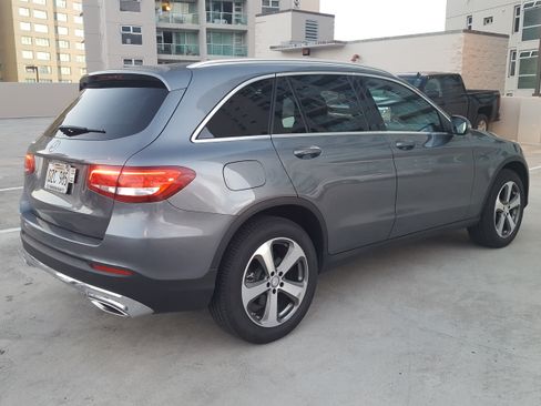 Used 2017 Mercedes-Benz GLC 300 image 2