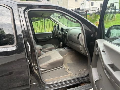 Used 2012 Nissan Xterra X AWD/4WD image 5