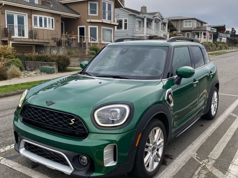 Used 2023 MINI Cooper Countryman SE w/ Storage Package image 1