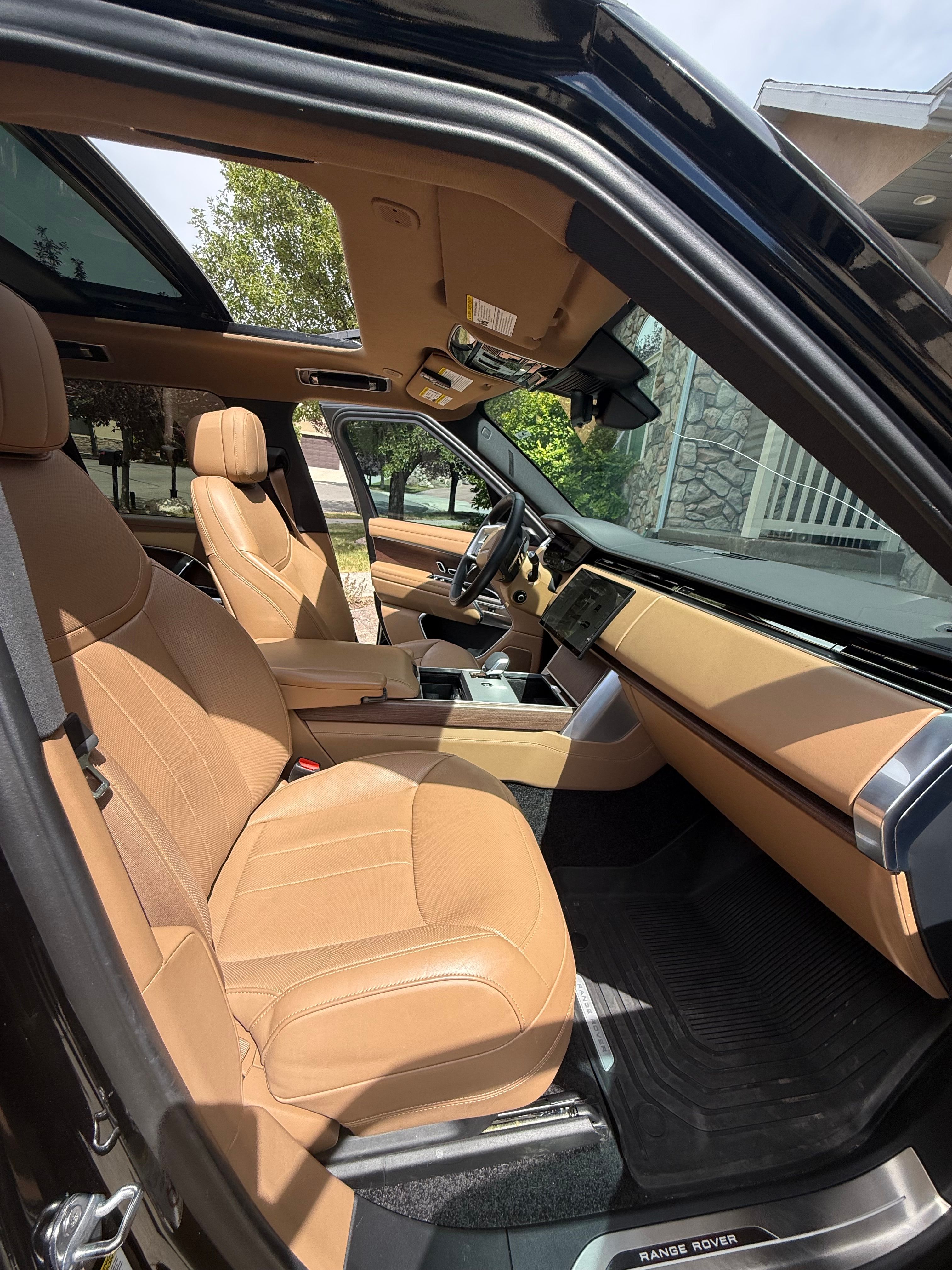 Used 2024 Land Rover Range Rover SE AWD/4WD image 4