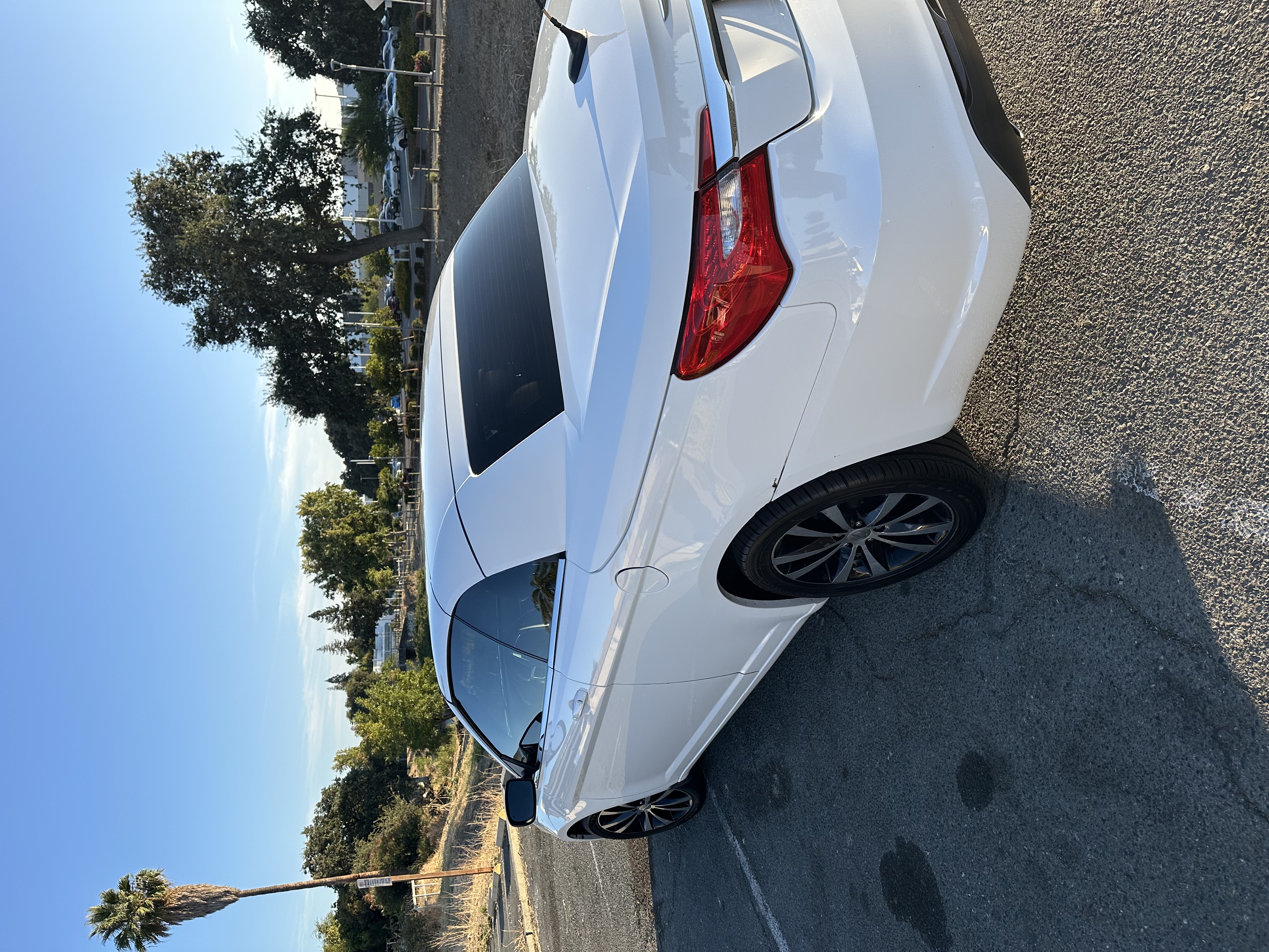 Used 2013 Chrysler 200 S FWD image 10