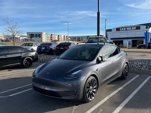 Used 2021 Tesla Model Y Performance image 2