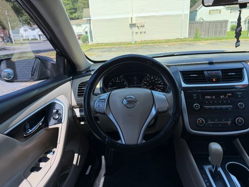 Used 2016 Nissan Altima 2.5 FWD image 10