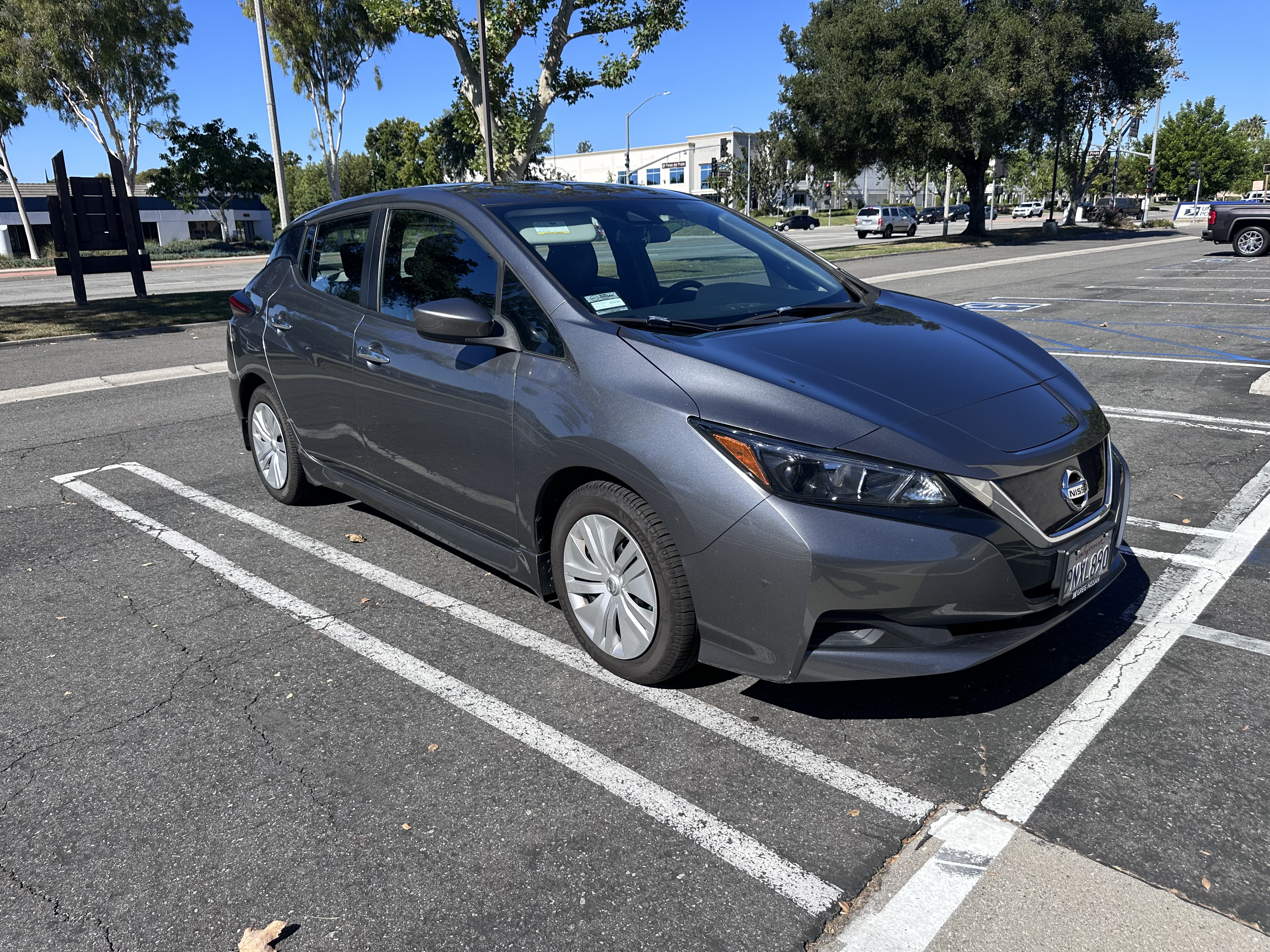 Used 2021 Nissan Leaf S w/ S Charge Package FWD image 2