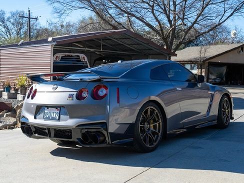 Used 2024 Nissan GT-R T-Spec Coupe 2D w/ Floor Mat Package image 9