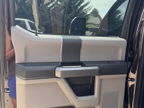 Used 2018 Ford F150 XLT AWD/4WD image 11