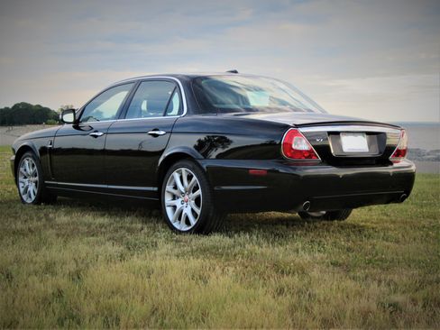 Used 2008 Jaguar XJ8 image 5