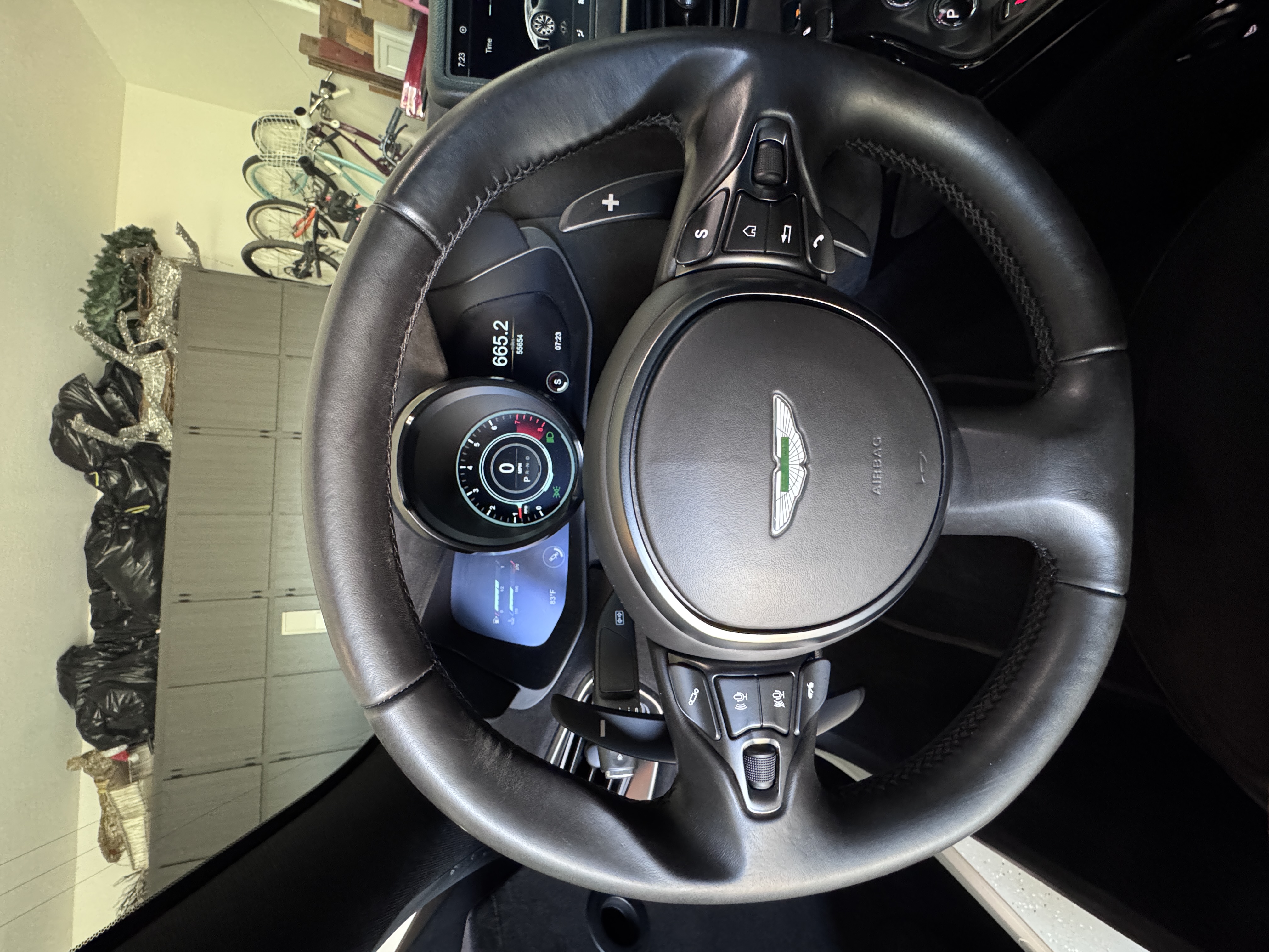 Used 2020 Aston Martin V8 Vantage Coupe RWD image 24