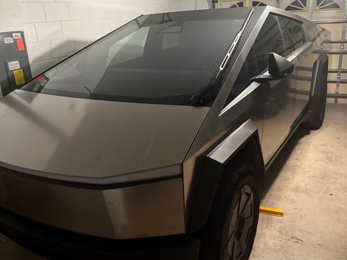 Used 2024 Tesla Cybertruck AWD Crew Cab image 1