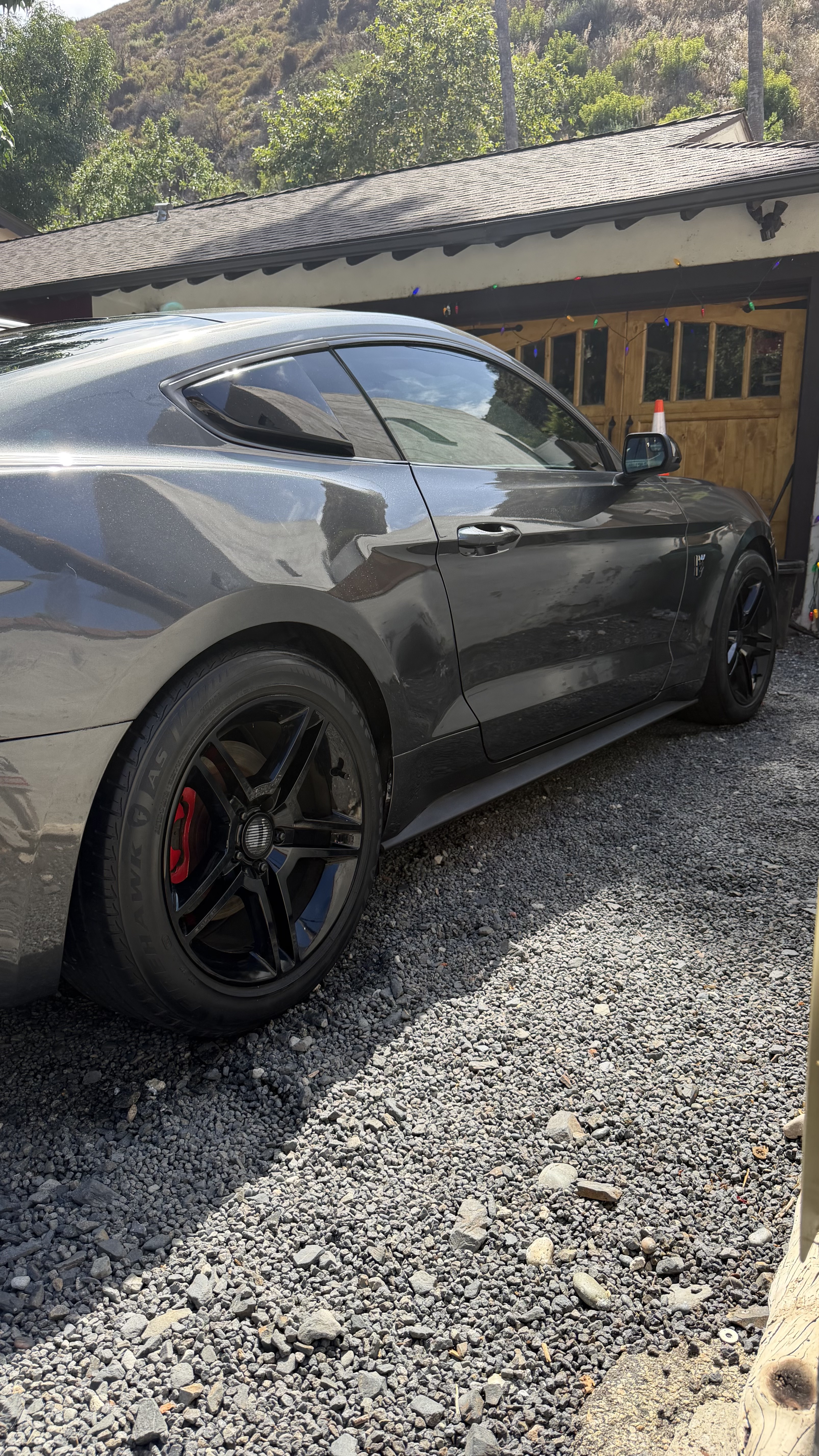 Used 2015 Ford Mustang Coupe RWD image 8