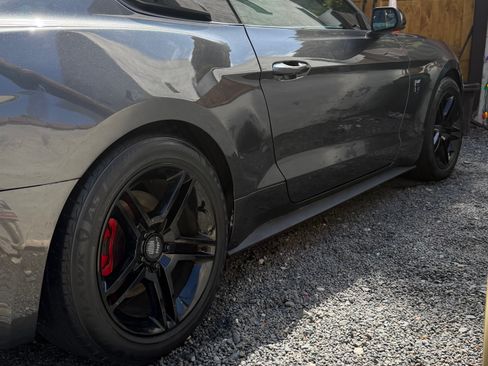 Used 2015 Ford Mustang Coupe RWD image 8
