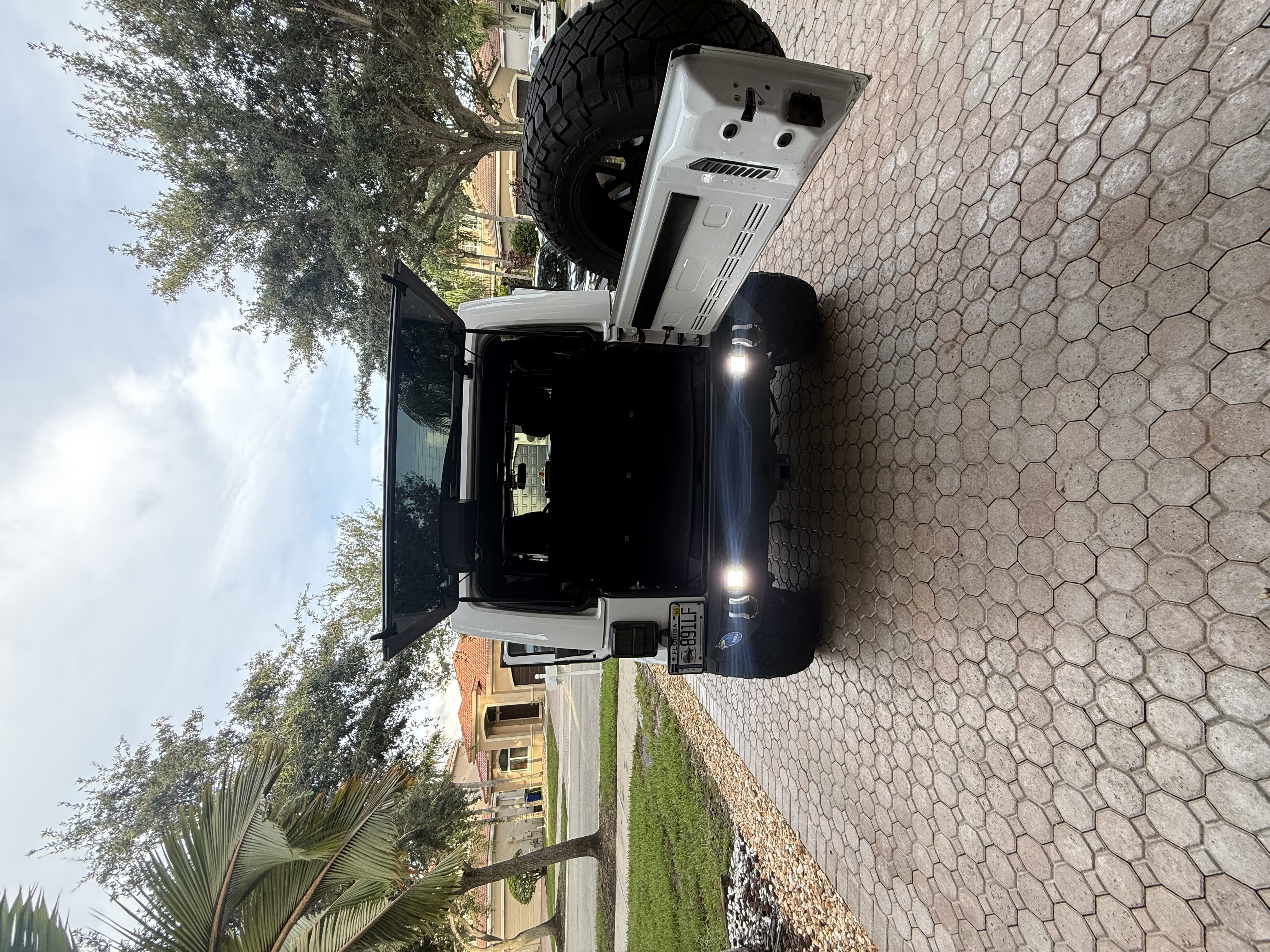 Used 2016 Jeep Wrangler Unlimited Sahara w/ Dual Top Group AWD/4WD image 32
