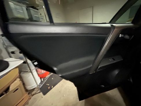 Used 2015 Toyota RAV4 LE image 22