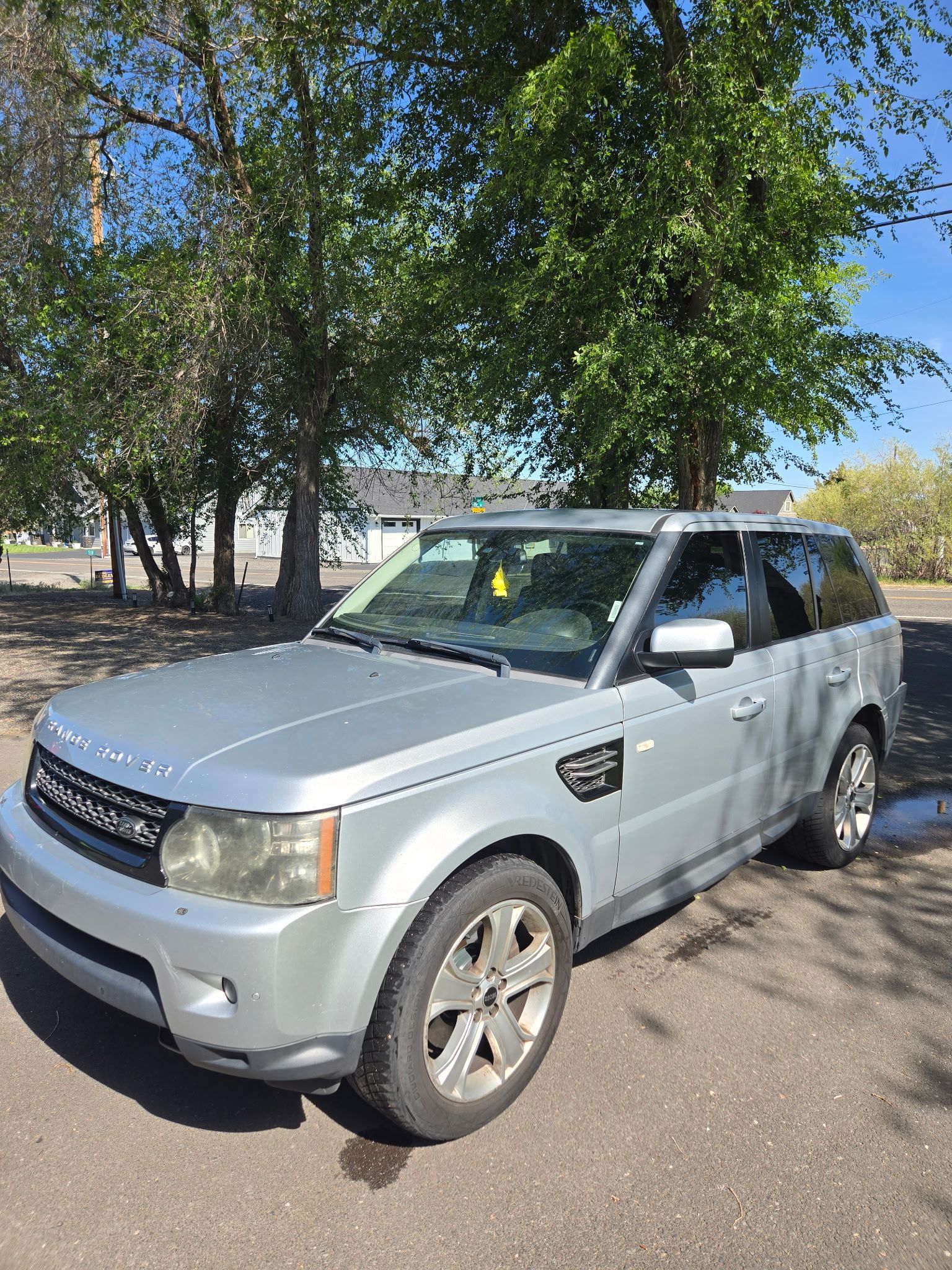 Used 2012 Land Rover Range Rover Sport HSE AWD/4WD image 4