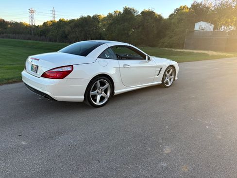 Used 2013 Mercedes-Benz SL 550 image 2