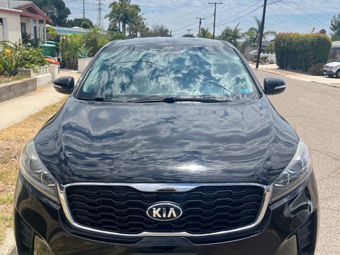 Used 2019 Kia Sorento L FWD image 2