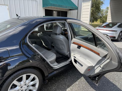 Used 2007 Mercedes-Benz S 550 image 11