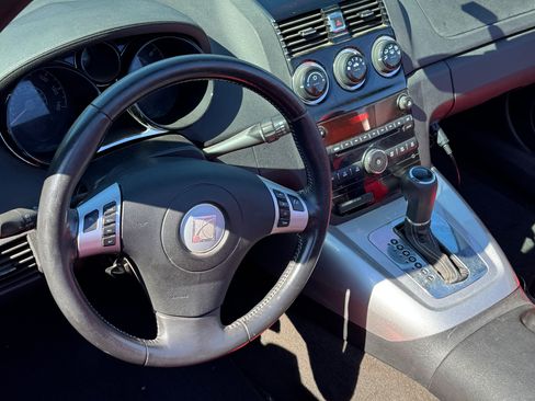 Used 2009 Saturn Sky w/ Premium Trim Package image 10