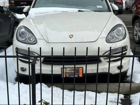 Used 2011 Porsche Cayenne image 1