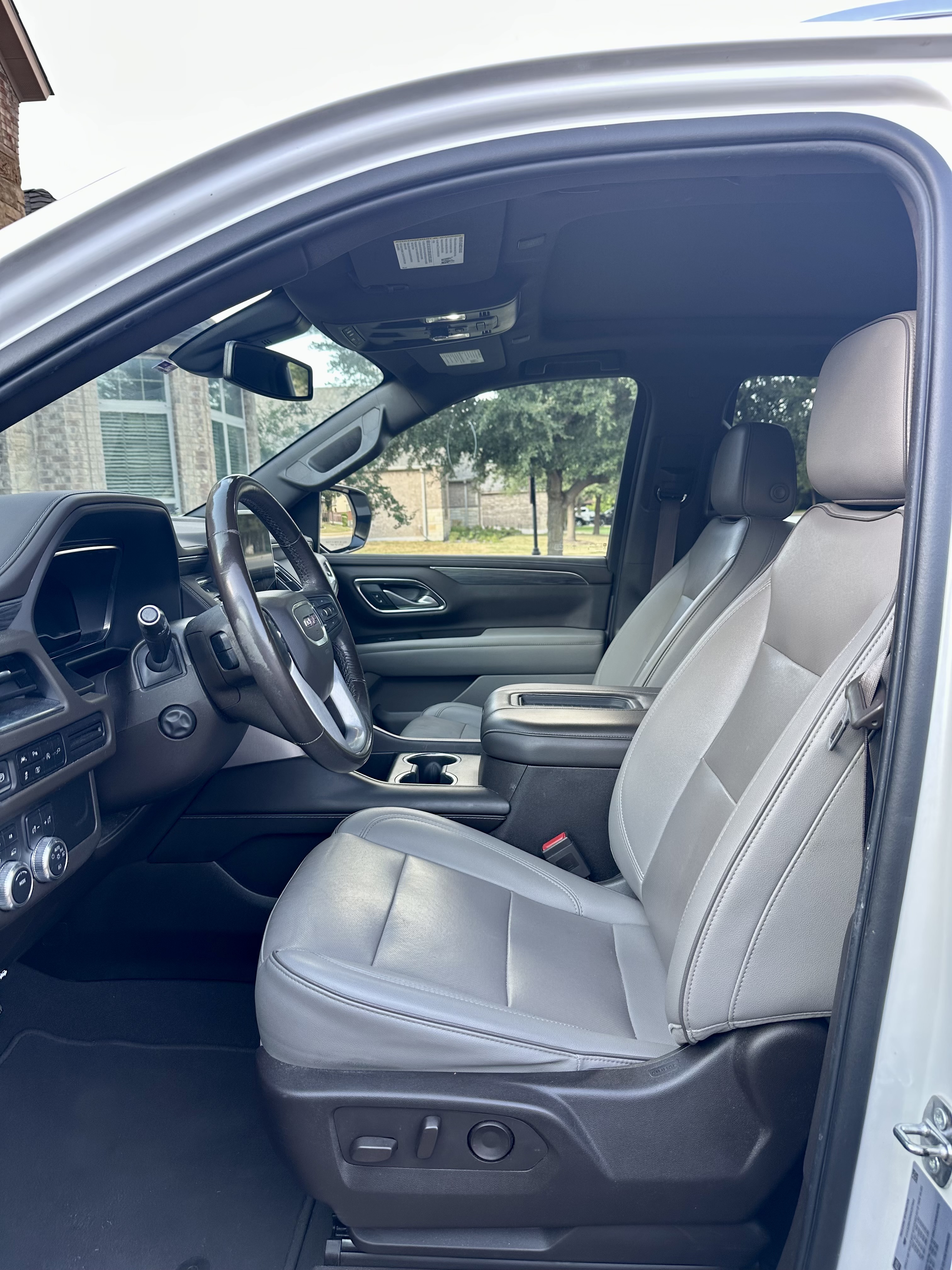 Used 2022 GMC Yukon SLT w/ SLT Premium Package AWD/4WD image 13