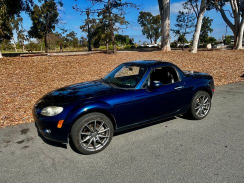 Used 2008 MAZDA MX-5 Miata Grand Touring image 2