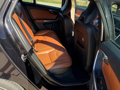 Used 2015 Volvo V60 T5 Premier image 10