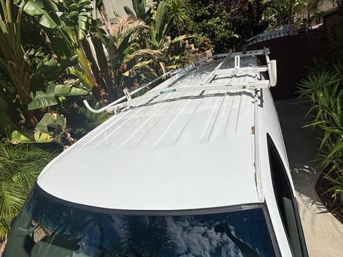 Used 2012 Chevrolet Express 2500 image 12