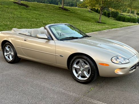 Used 1999 Jaguar XK8 Convertible RWD image 18