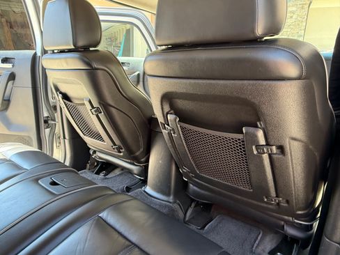 Used 2010 HUMMER H3 Luxury w/ Appearance Package image 16