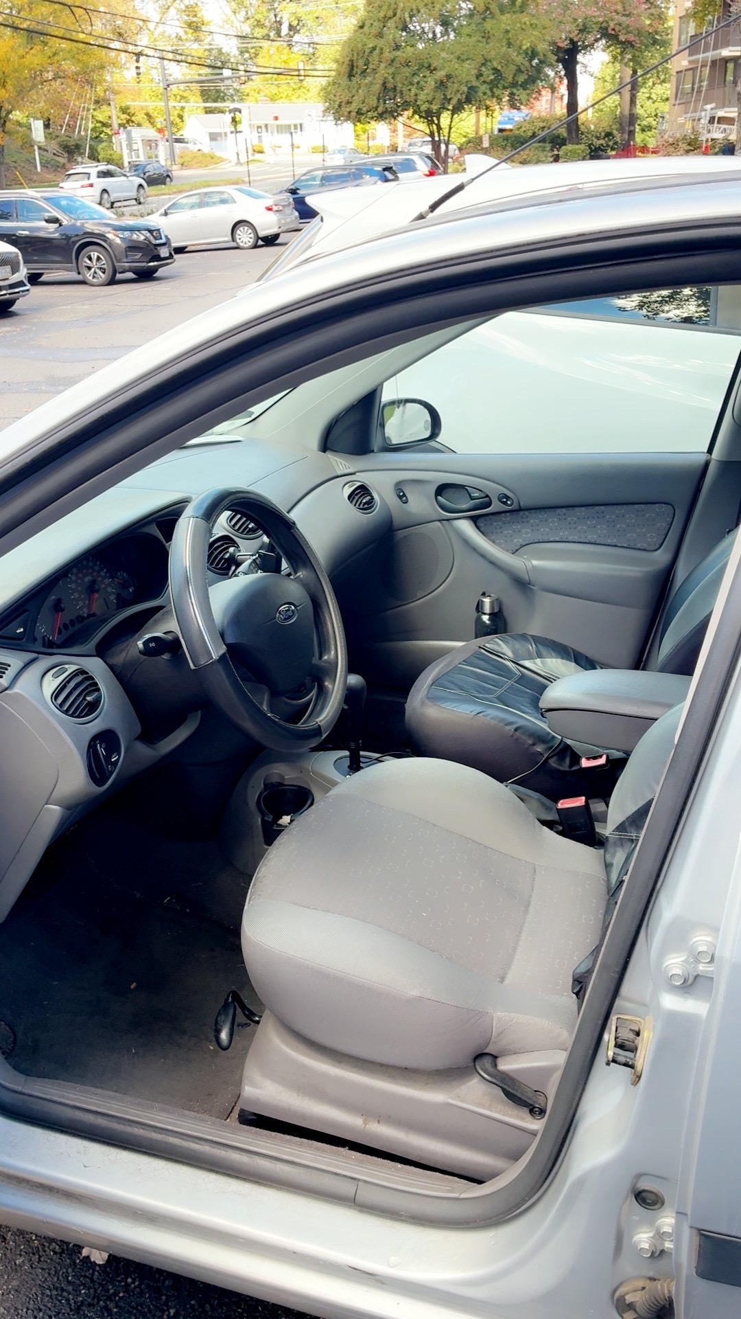 Used 2003 Ford Focus ZX5 Hatchback FWD image 11