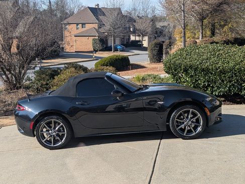 Used 2016 MAZDA MX-5 Miata Grand Touring image 1