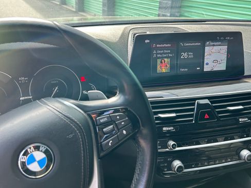 Used 2018 BMW 530e image 10