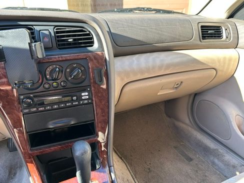 Used 2004 Subaru Outback Wagon AWD/4WD image 14
