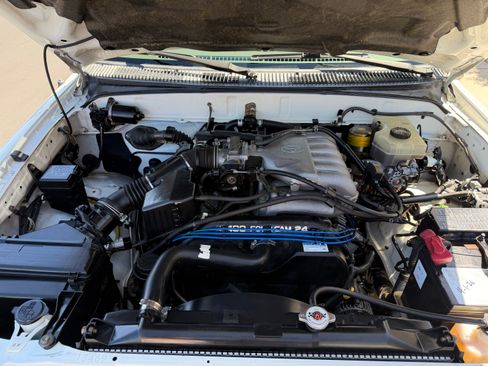 Used 2002 Toyota 4Runner SR5 image 21