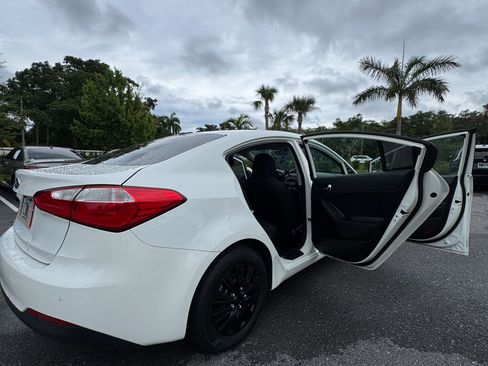 Used 2016 Kia Forte LX FWD image 8
