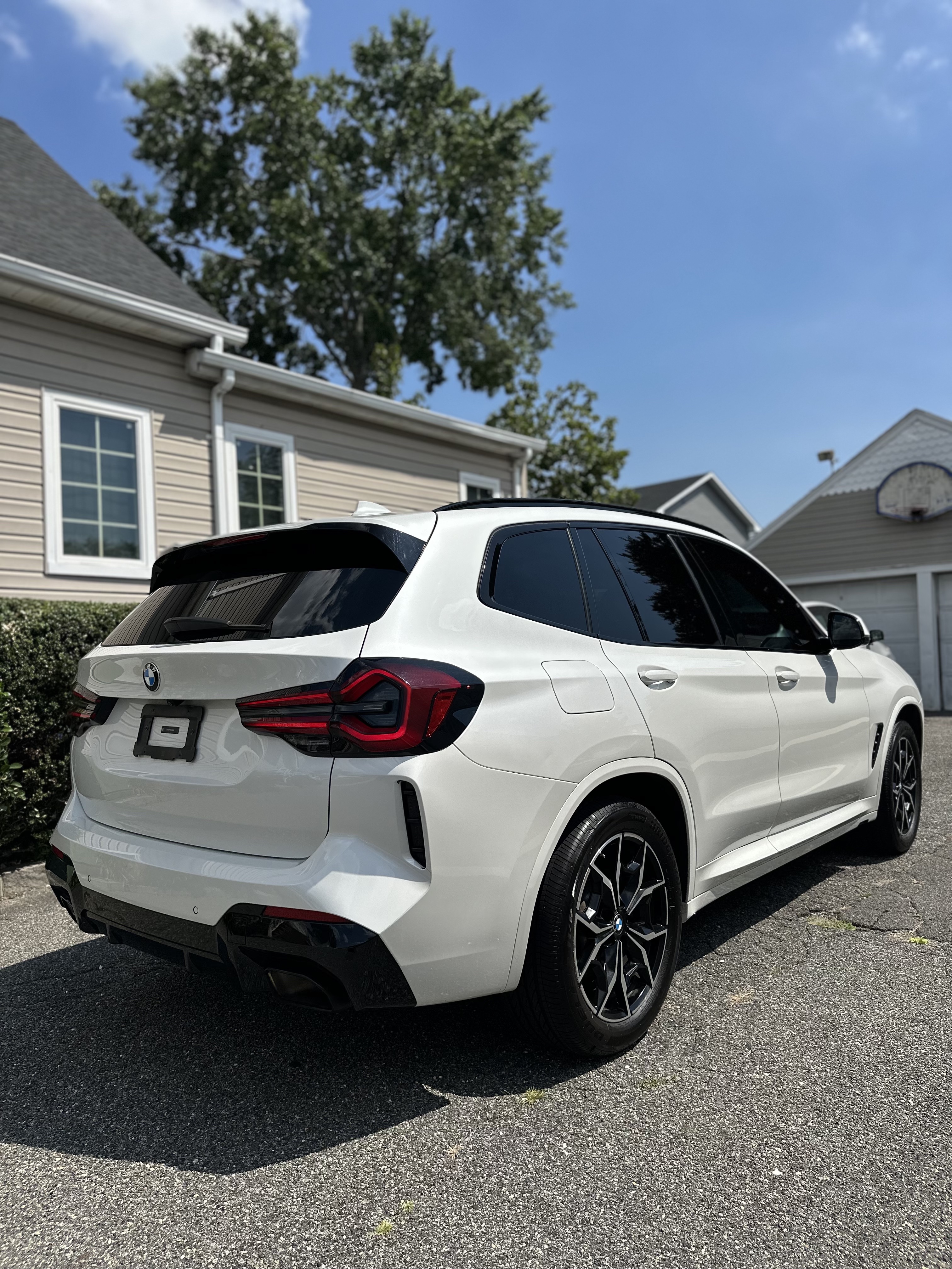 Used 2024 BMW X3 xDrive30i w/ Premium Package AWD/4WD image 4