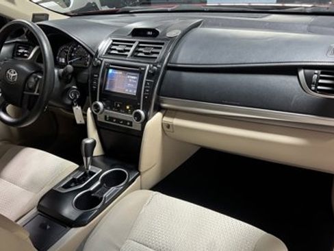 Used 2013 Toyota Camry LE image 8