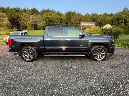 Used 2018 Chevrolet Silverado 1500 LTZ Z71 w/ Centennial Edition AWD/4WD image 8
