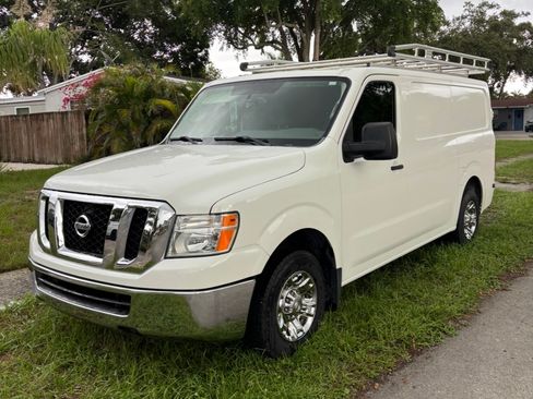 Used 2017 Nissan NV 2500 SV w/ Back Door Glass Package RWD image 2