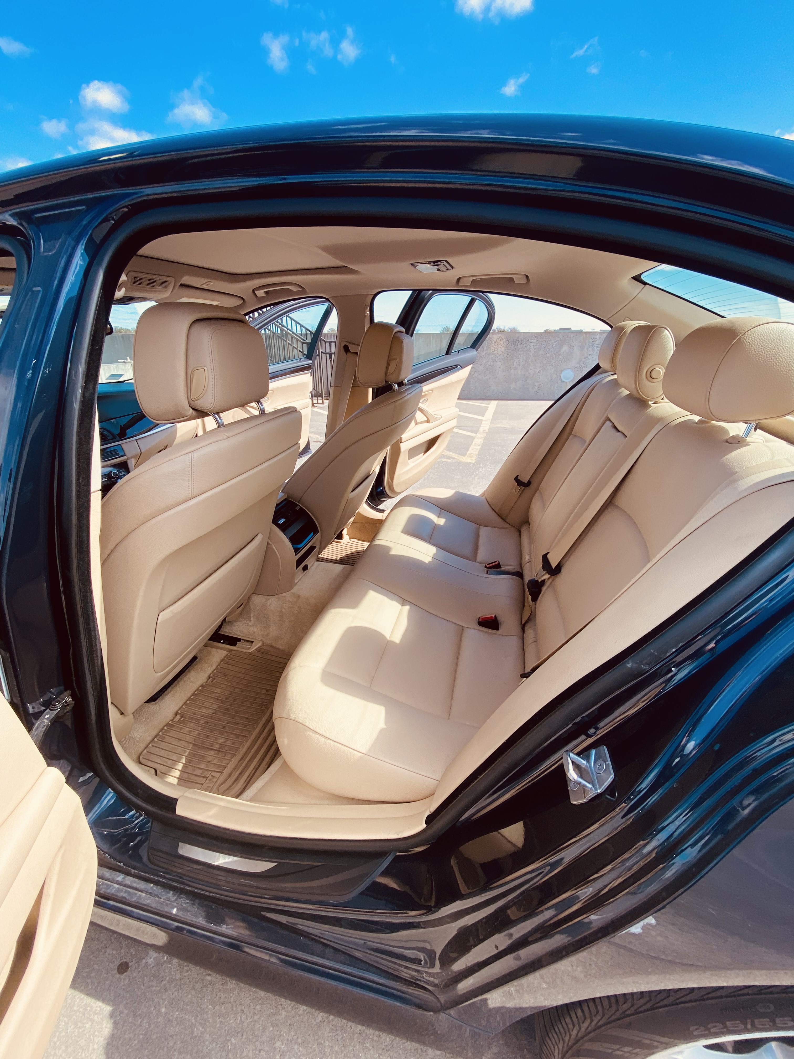 Used 2013 BMW 528i Sedan RWD image 12