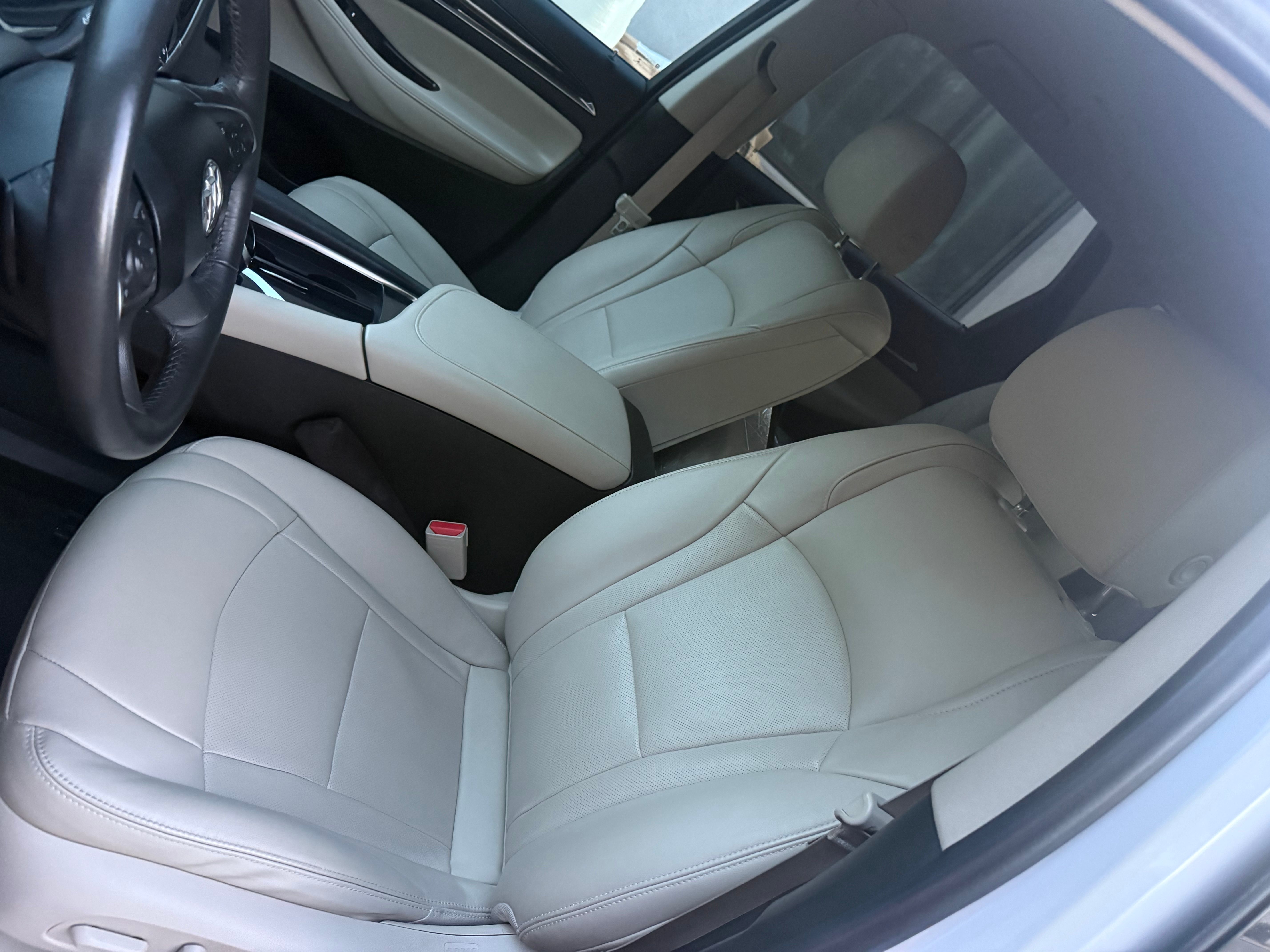 Used 2021 Buick Enclave Essence w/ Sport Touring Edition FWD image 24