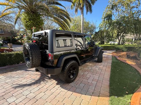 Used 2013 Jeep Wrangler Unlimited Sport image 2