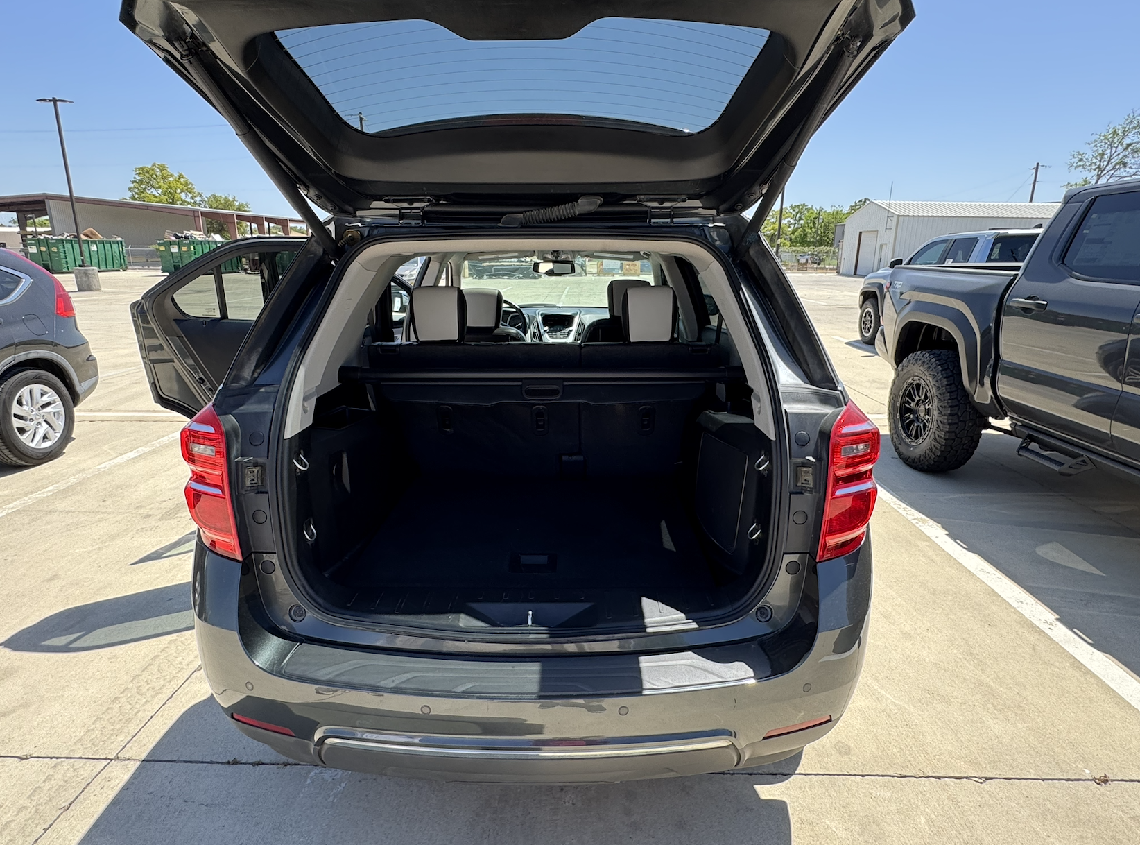 Used 2017 Chevrolet Equinox Premier w/ Enhanced Convenience Package FWD image 6