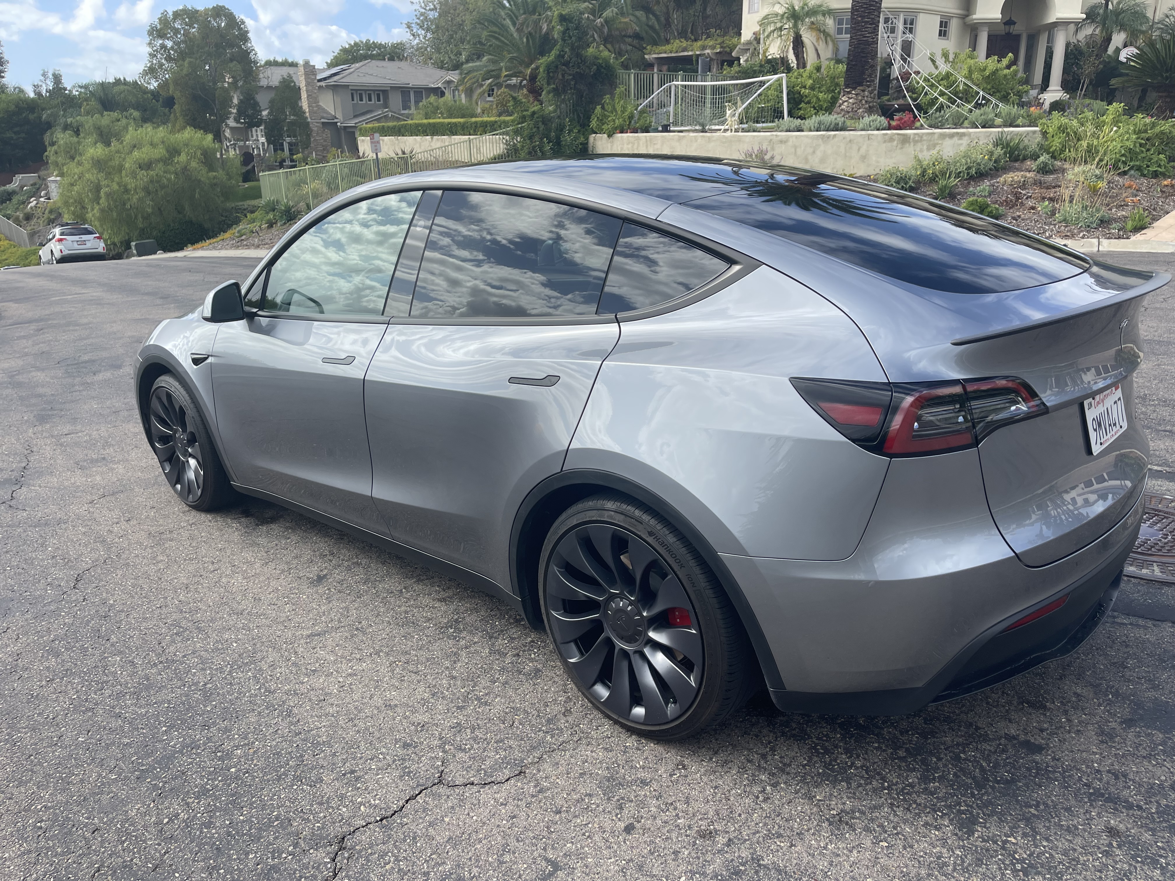 Used 2024 Tesla Model Y Performance AWD/4WD image 4