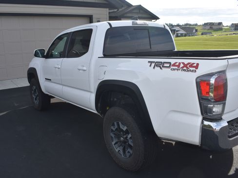 Used 2023 Toyota Tacoma TRD Off-Road image 5