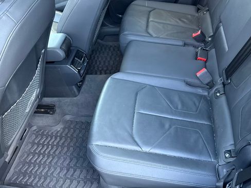 Used 2020 Audi Q3 2.0T Premium w/ Convenience Package AWD/4WD image 15